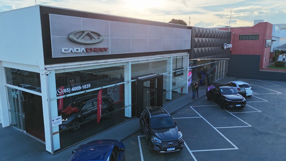 Fachada da concessionária CAOA Chery e GWM em Rondonópolis, obra comercial executada pela Masocon